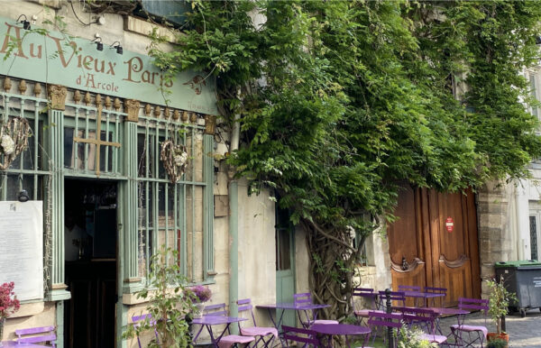 Visit heart of Paris - Street cafe Delphine