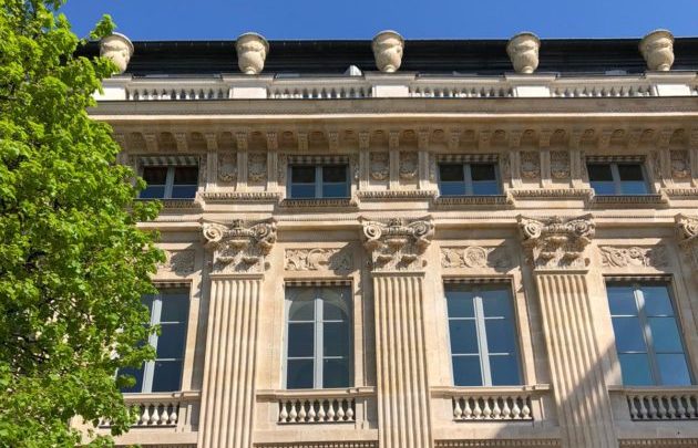 Visit history of luxury - Hotel Crillon Françoise H